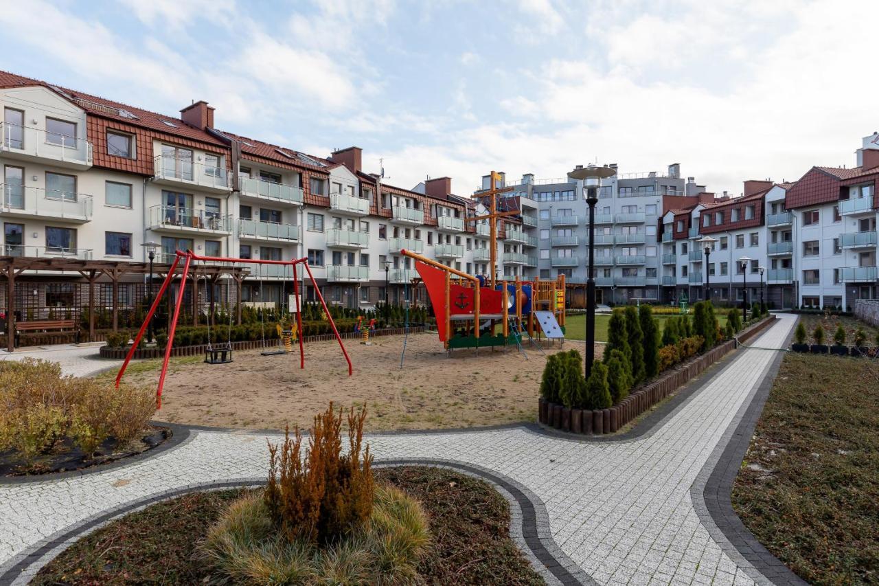 Stylowy Apartament Z Tarasem Swinoujscie Center By Noclegi Renters Exteriör bild