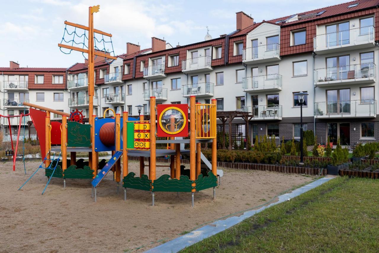Stylowy Apartament Z Tarasem Swinoujscie Center By Noclegi Renters Exteriör bild