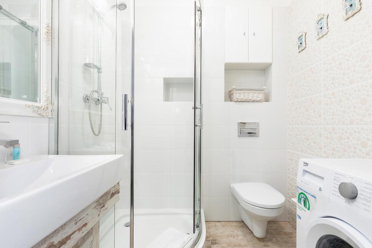 Stylowy Apartament Z Tarasem Swinoujscie Center By Noclegi Renters Exteriör bild